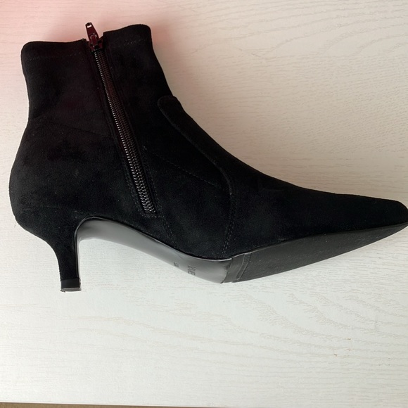 Vaneli Tale Black Punto Super SU Kitten Heel Booties (Size 6.5) - Picture 6 of 15